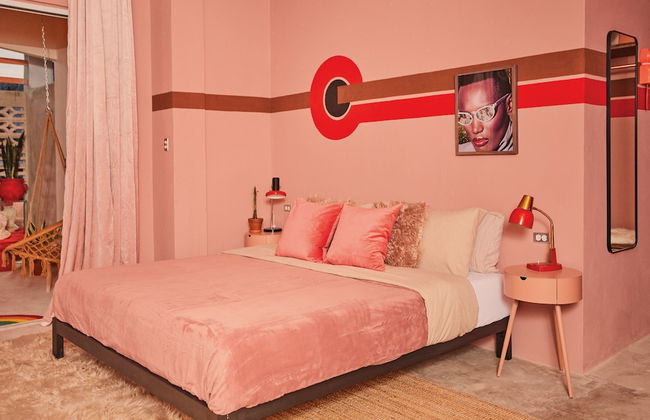 MOOD HAUS by DW - 70's Retro Stays - Photo 3