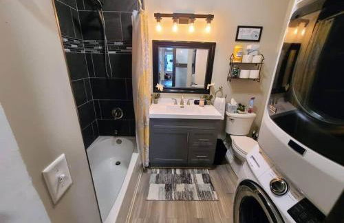 Downtown Kzoo with 3rd Floor Arcade Room - Foto 34