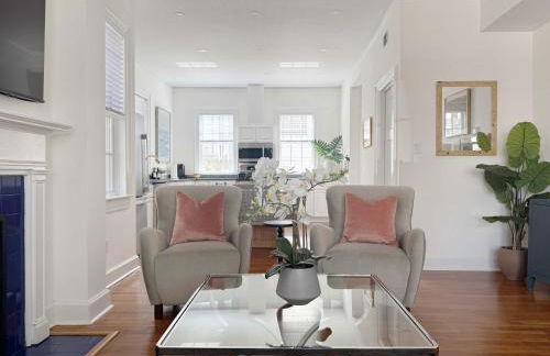 Classy 3-Story Downtown Apt - Great Location - Foto 28