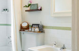 1890 CapeCod farmhouse:Charming, Private, Spacious - Photo 23