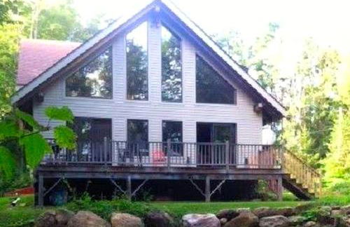 Beautiful Two-Bedroom Cabin Rental Set in the Forests of the Berkshires, Massachusetts - Foto 5