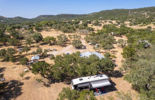 Private Luxury RV Getaway Full Bath Kitchen - Foto 20