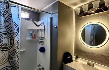 Modern Cabin with Arcade, Foosball Table and Fire Pit in Meadview, Arizona - Foto 33