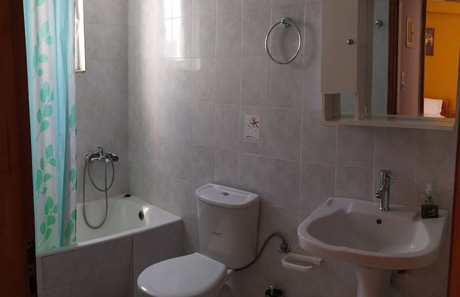 Sea View And Mountain View Apartment For 4 People - Photo 12