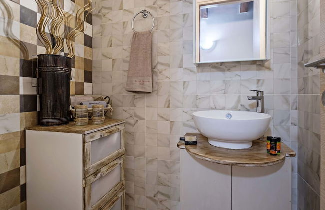 Luxury Villa Near Sea and City, Ping Pong, Childrens Area and BBQ - Foto 8