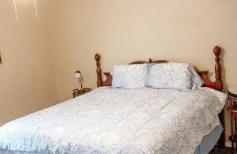 Rest Easy Retreat - 2BR Near SHSU - Pool - WiFi - Free Parking - Foto 51