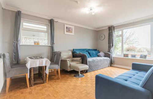 Sunrise Lodge 2-Bedroom Flat EastBeach sleeps 4 - Pass the Keys - Foto 6