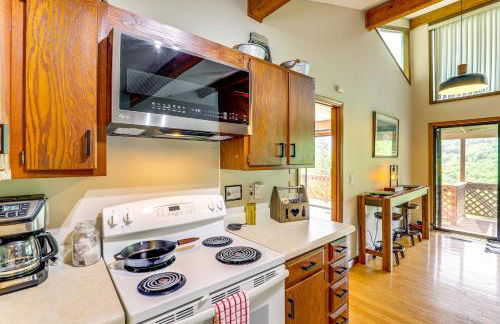 Maggie Valley Mountain Escape with Fireplace and Deck! - Foto 11