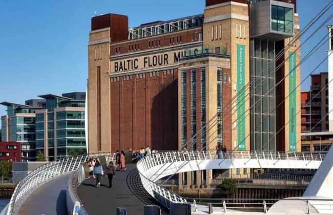 Exclusive 4-bed House 10 Minutes From Newcastle - Photo 21