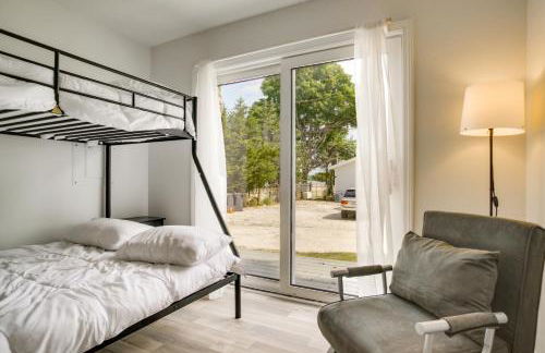 Mashpee Cottage with Deck Walk to Beach - Foto 10