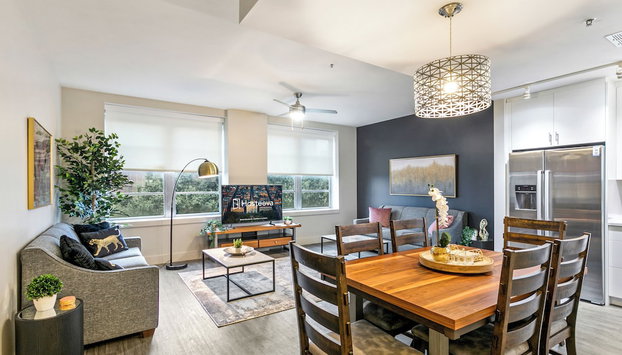 California 1BR Condo - Chic & Cozy - Foto 4, Servicio de comidas en la habitación