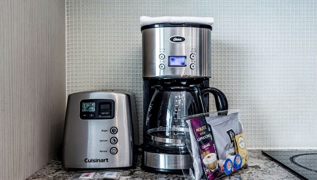 Downtown Toronto Suite Near Toronto General Hospital, U of T, TMU - Pet Friendly - Foto 5, Café o cafetera