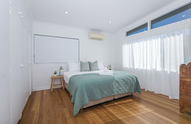 Luxe Waterfront Stay -Tallebudgera Creek - Foto 8