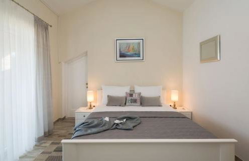 Seafront Villa Noah with heated pool - Foto 32