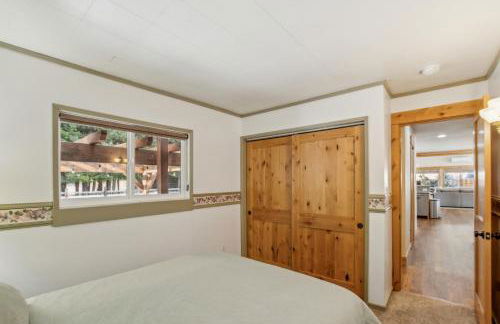 Mountain Retreat with Hot Tub, Game Room and Yard home - Foto 23