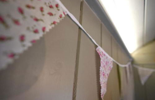 Romantic Retreat - Luxury Shepherds Hut + Hot Tub! - Foto 27