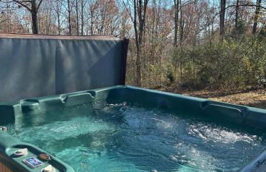 Optimum Cabin #12 with Hot Tub and Jacuzzi on Patoka Lake in Southern Indiana - Foto 5