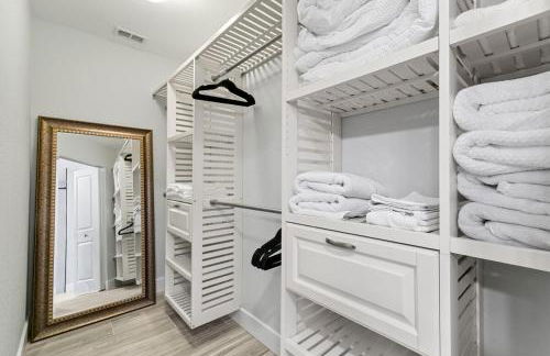 Modern Luxury Retreat in Naples - Photo 40