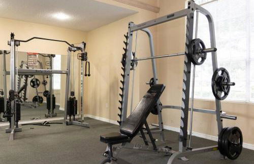 Rustic Luxe Loft , A King Bed Hideout with Edge - Foto 5