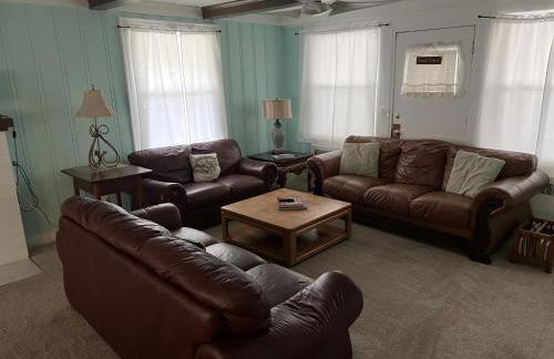 Historic Beach Side Getaway - Pet friendly, WiFi cottage - Foto 5