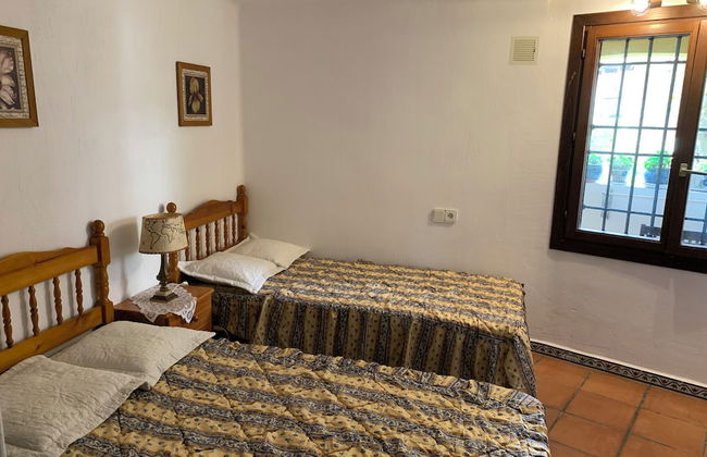 Comfortable Spacious Family House, Large Terrace and Garden, Beach and Bars - Foto 3