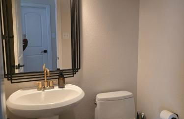 Renovated 4BR 6 Bed 3 and a half Bath Near DFW Airport - Foto 34