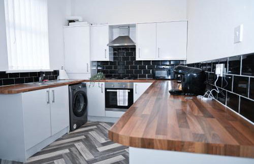 Contractor-Friendly 3Bed & Holiday Let - Walk to Metro - Free Driveway Parking, Sleeps 6 - Close to City Centre - Foto 15