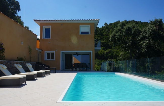 Villa in Solenzara With Pool & Sea View - Foto 1