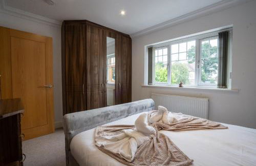 Emirates House, Luxe 5 Bed, with King sized Beds, next to Aiport & NEC, JLR 5 mins - Foto 50