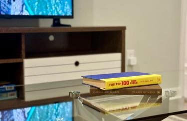 Superb Luxurious 3Br in the Heart of Providence - Photo 2