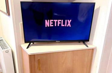 Harwich - Caravan - Sleeps 10 - Garden - Pool - Foto 21