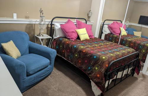 Beautiful Large Residential Home - Photo 24