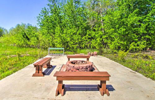 Rural Harrys House with Fire Pit on 20 Acres - Foto 24