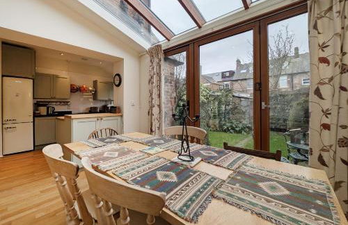 Charming 3 Bedroom Home in Jesmond - Pass the Keys - Photo 3