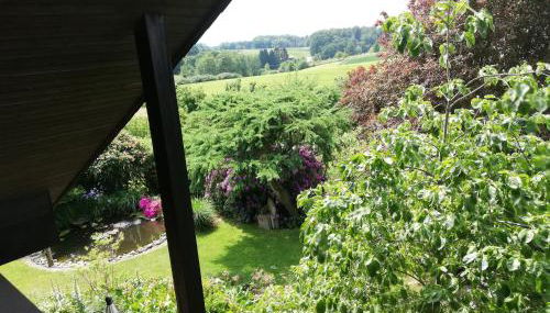 Großzügige und kunstvolle Dachgeschosswohnung - Foto 2, Garden, Garden view