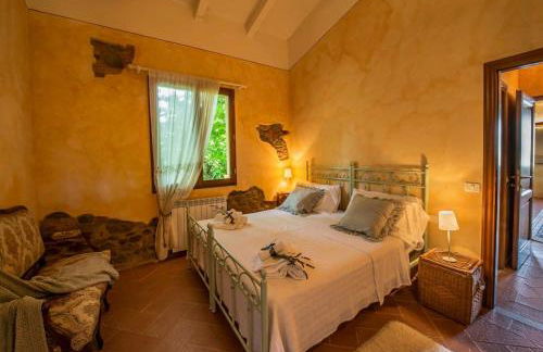 Elegant And Refined Villa With A Beautiful Blue Pool - Photo 6