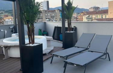 Suite Panoramic Attico con Jacuzzi Privata - Foto 34