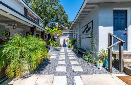 Cozy 1BR • Courtyard + Shared Deck - Foto 32