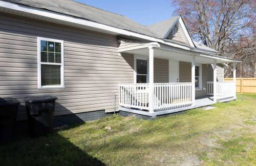 5 Min to Elon - In Unit Washer and Dryer - Fast Wi-Fi - Foto 46