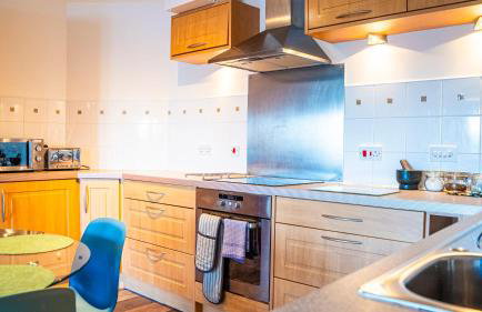 Piazza 2 bed 2 bath APT close to Cardiff Bay and WMC with Private Parking - Foto 29