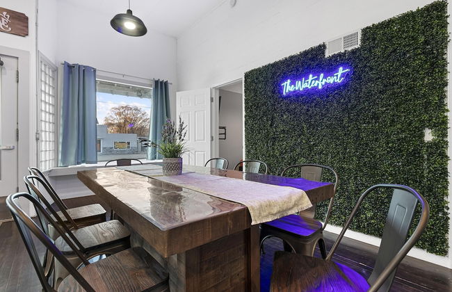 The Waterfront - Waterslide Game Room Sleeps 26 - Foto 6