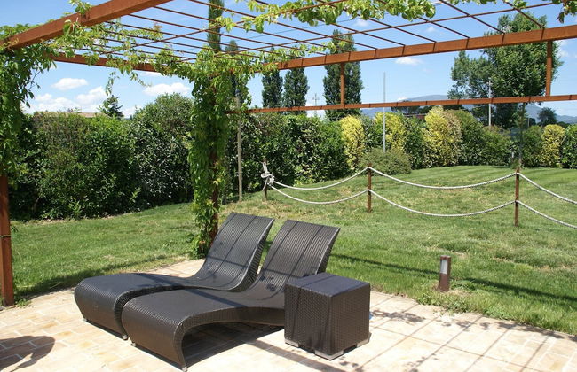 Swim, Savor, and Stroll in Umbria - Foto 18