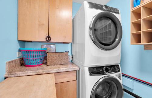 Andros - Spacious 2x2 Waterfront Condo - Photo 21