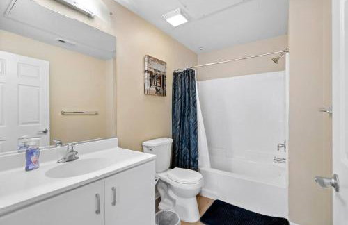 Lovely & coxy 2BR/2BA! 5MIN to Disney! - Photo 18