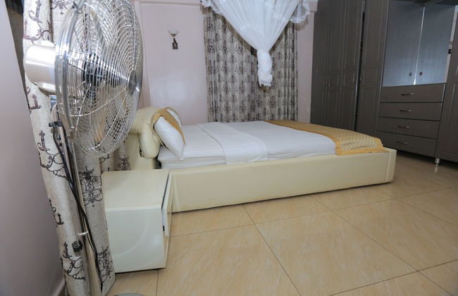 Goldmark Apartments - Photo 6