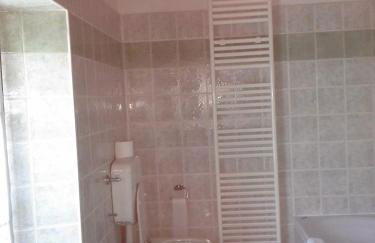 Refurbished 3 Bedroom Farmhouse in Emilia - Photo 13