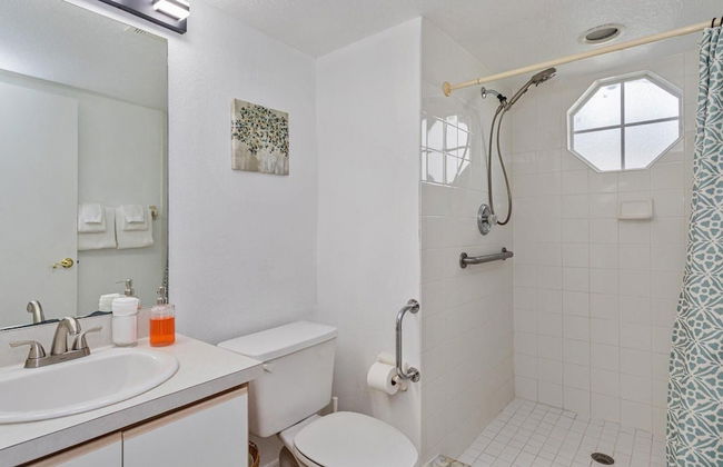 Villas at Island Club Community, Pools, Jacuzzi and More! - Photo 8