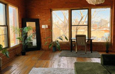 420 Friendly SKYLINE view Downtown Loft FREE Parking - Photo 7