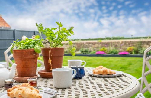 The Coach House Happisburgh - Photo 42