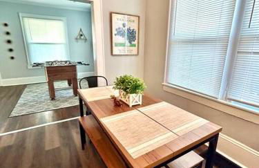 Downtown Charm, 3 Bdr, Near Rest and Bars - Photo 26